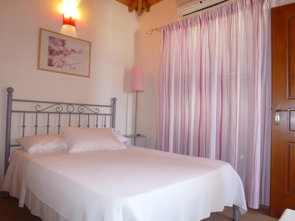 Karantonis House Apartment Leonidio Room photo